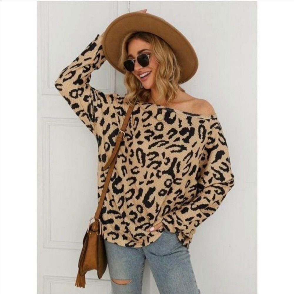 WILA lightweight Leopard off the shoulder knit top - Picture 1 of 5